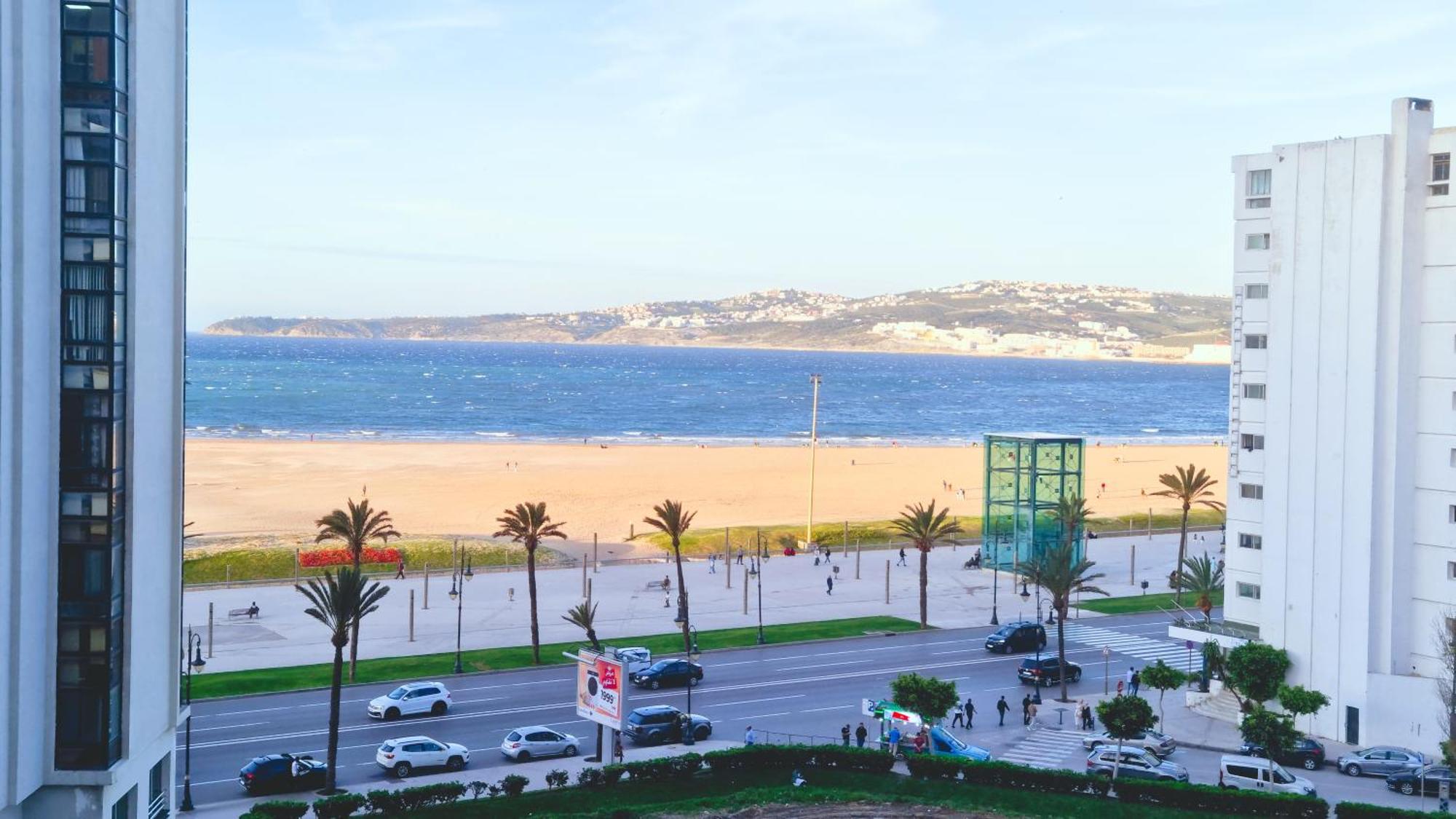 Luxury Sea And Marina View Apartment Tánger Exterior foto